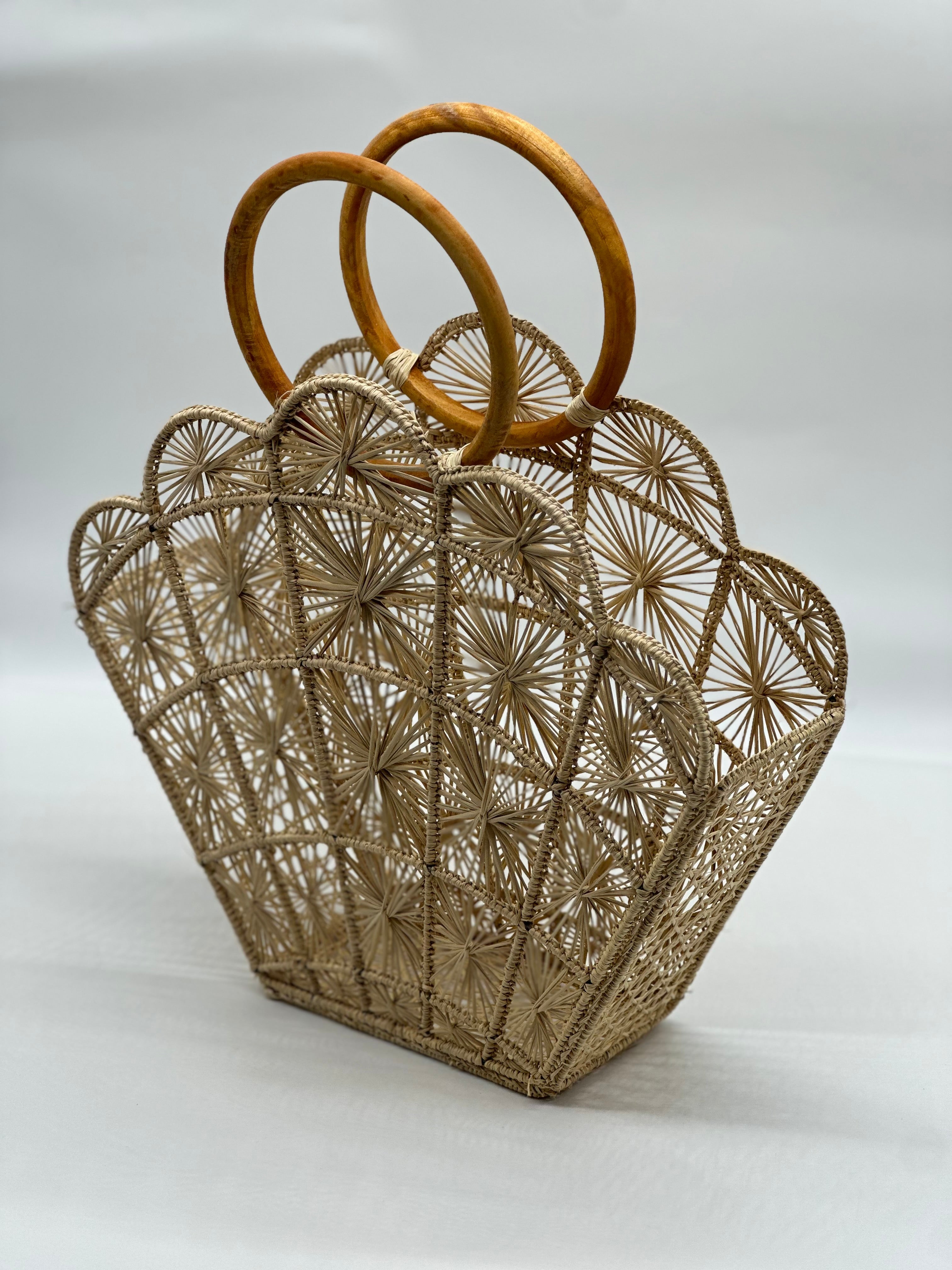 Straw Woven Handmade Sustainable Recycle Iraca Palm Shell Bag