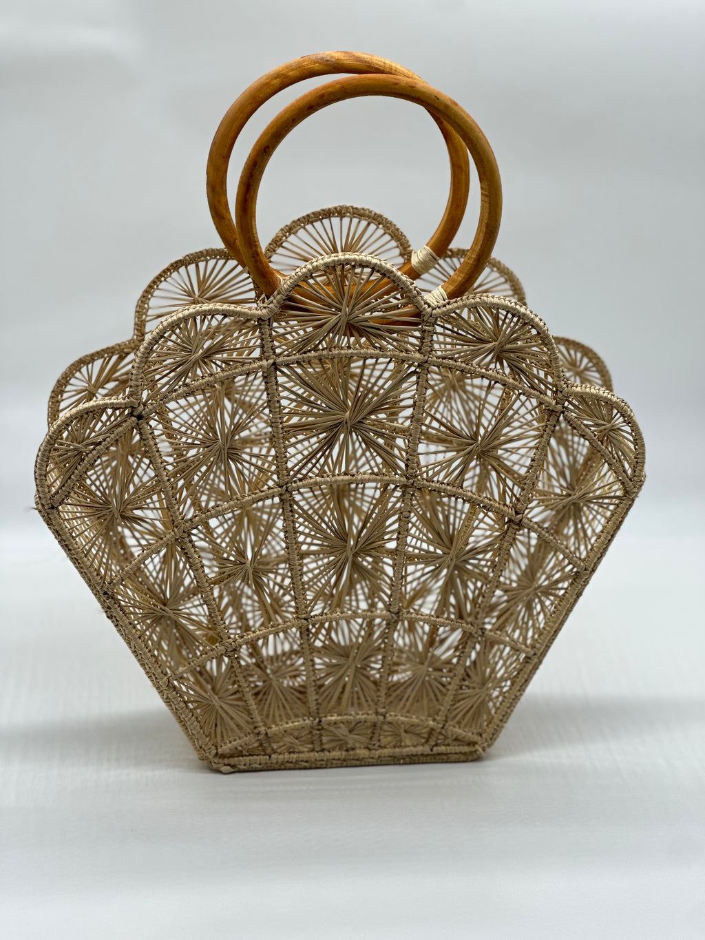 Straw Woven Handmade Sustainable Recycle Iraca Palm Shell Bag
