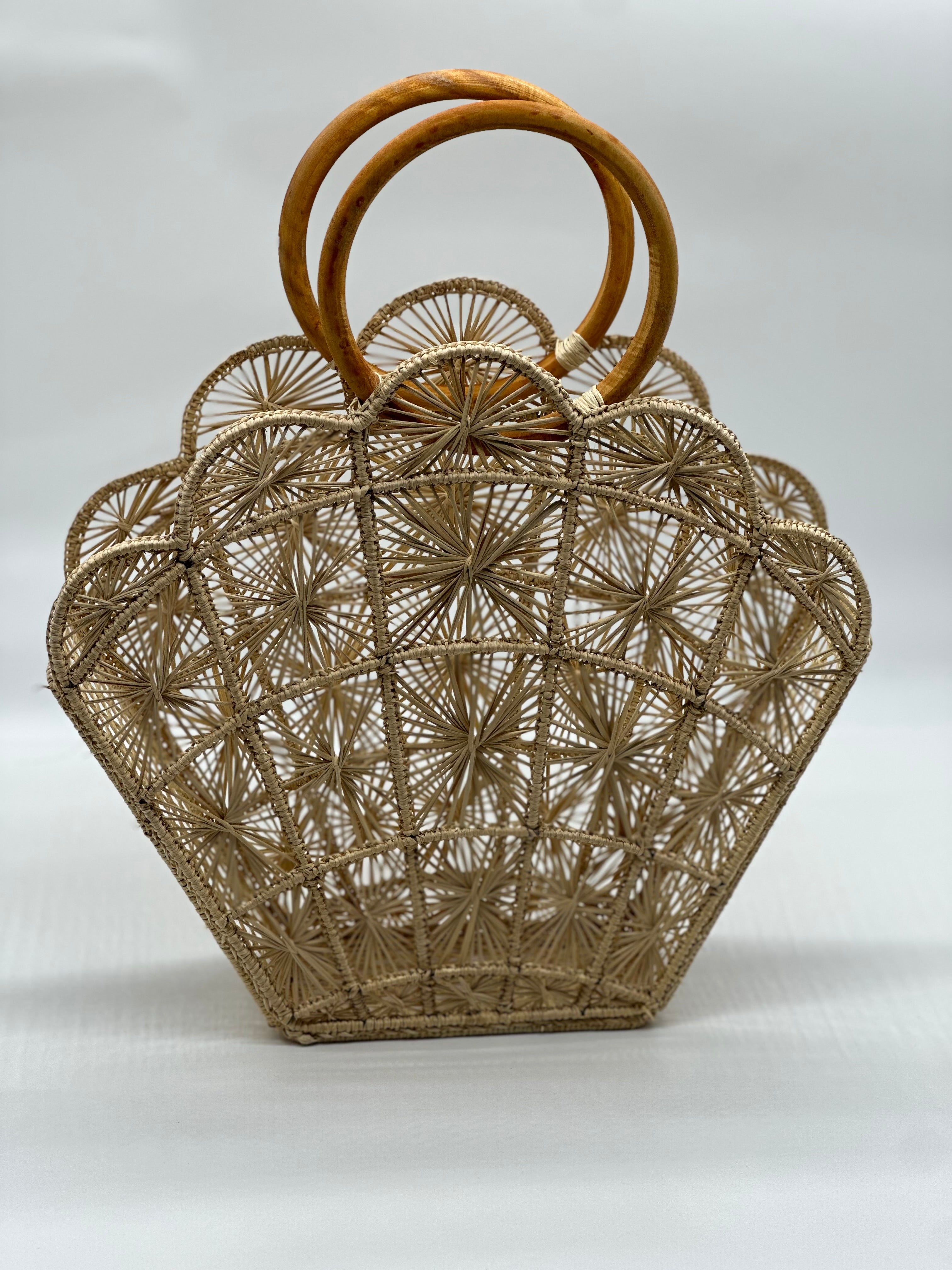 Straw Woven Handmade Sustainable Recycle Iraca Palm Shell Bag
